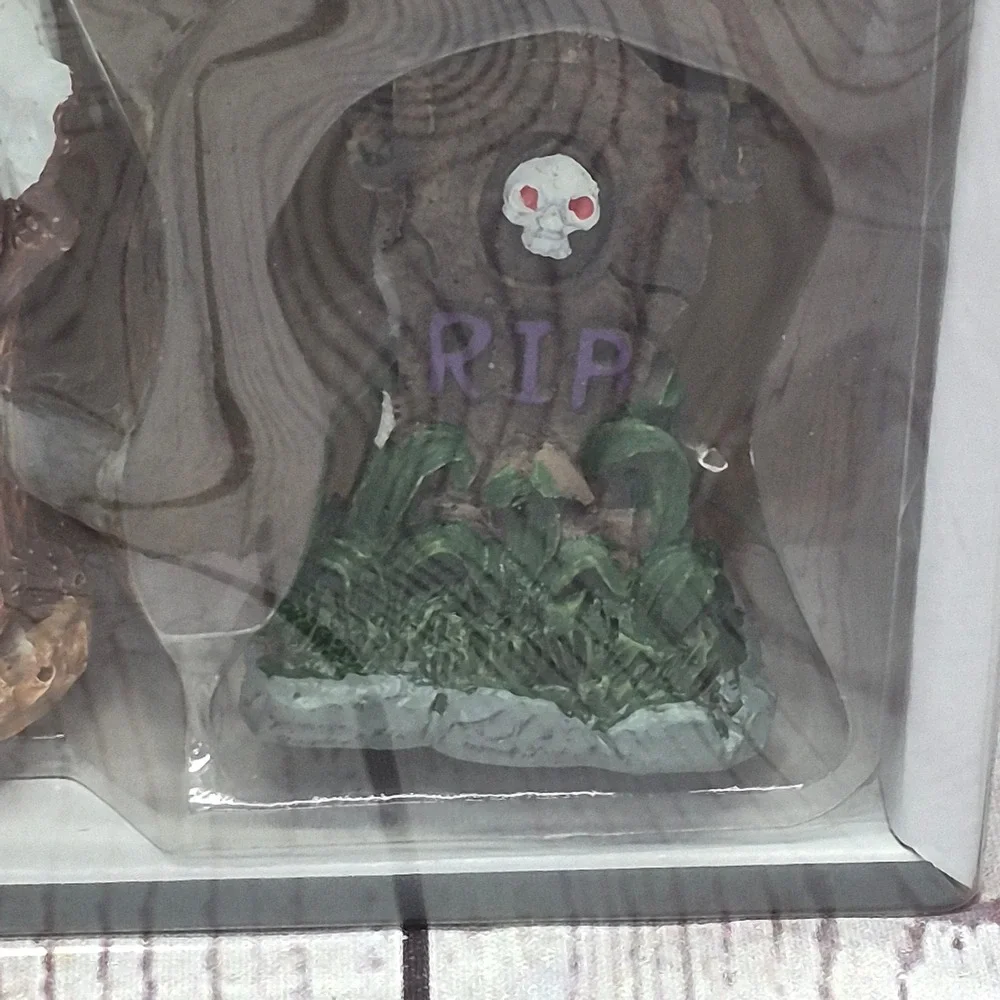 Seasonal Collection Halloween 6 Piece Fairy Garden Miniature Ghost Skull Set